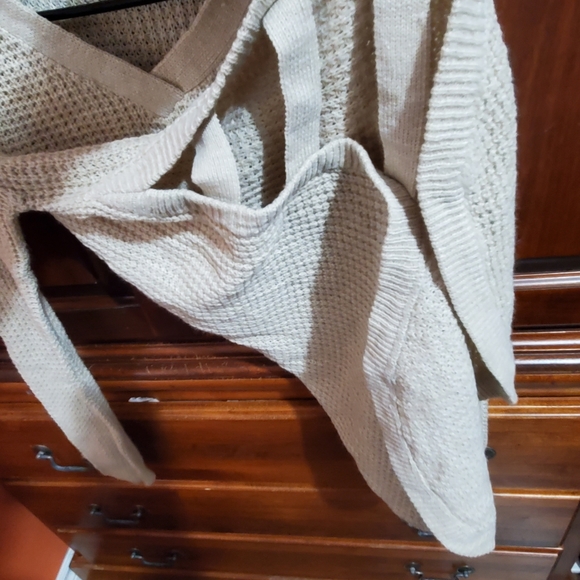 Crochet sweater - Picture 2 of 2